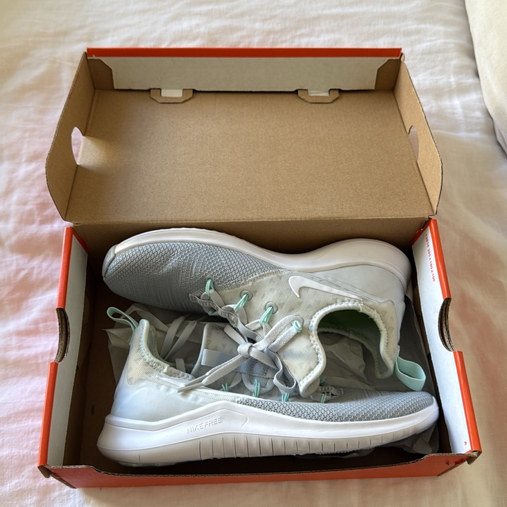 Brand new Nike free TR 8 white-igloo size 6.5 - Picture 2 of 5